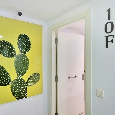 Paradise Sun - Stylish 1br With Pool, Terrace & Rooftop Bar, 100 M From 아파트
