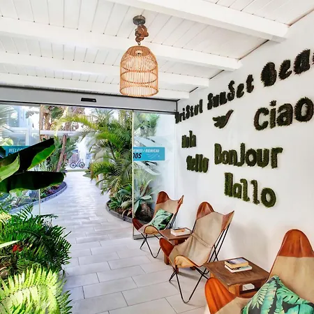 Paradise Sun - Stylish 1br With Pool, Terrace & Rooftop Bar, 100 M From 아파트